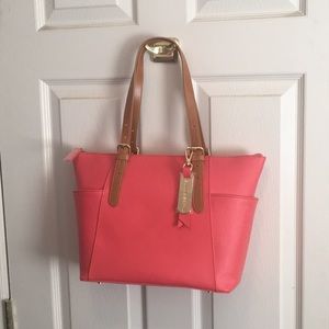💥SALE💥 Emma & Sophia Addison Zip Top Tote